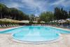 Villaggioturistico-ad-ardea-vicinoalla-spiaggia-con-piscina-esterna-e-campidacalcetto