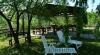 Agriturismo biologico con giardino con gazebo