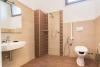 Bagno privato in camera in stile moderno