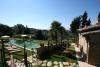 tranquillità a bordo piscina in B&B a Certaldo