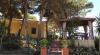Parco esterno con gazebo