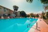 Piscina 25 MT con lettini/ombrelloni hotel Corigliano-Calabro