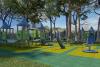 Grande parcogiochi attrezzato per i più piccoli