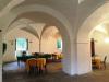 Salone per feste in casale con piscina