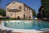 Piscina in casolare a Macerata