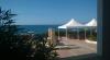 Parcheggio auto vista mare