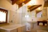 Bagno con vasca agriturismo a Giustino vicino Pinzolo