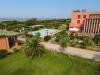 Resort 4 stelle con piscina fronte mare