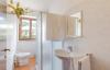 Casa Vacanza Apecchio: Trilo 5/7, bagno vista colline