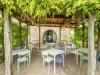 Gazebo coperto fronte cucina