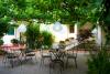 Ampio cortile in Hotel a Fiuggi