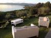 divanetti esterni per rilassarsi nella cornice del trasimeno