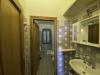 Contadino- Bagno con doccia pulito e moderno