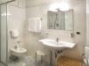 Appartamenti con bagno e box doccia a S.Vigilio