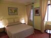 Camera matrimoniale con finestra B&B vicino al Trasimeno