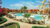 Villaggio con piscina, camere con balcone fronte mare