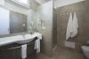 Bagno spazioso: La Brunese Villaggio 4stelle