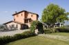 Agriturismo a Perugia con appartamenti e piscina