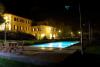 Residenza con piscina notturna a Foligno
