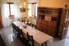 Salone con grande tavolo, anche per gruppi
