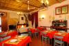 Ristorante con camino e Tv