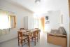 Camera con salone e cucina + divano letto