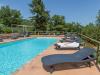 Piscina panoramica e solarium Villa Umbria