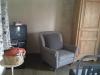 Stone room con tv e mobili in legno