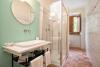Bagno attrezzato con doccia e kit di cortesia