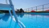 Villa a Castrovillari, piscina con acqua bassa