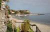 Villaggio Baia delle Sirene, Fronte mare