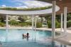 Piscina esterna attrezzata hotel 5 stelle Castellaneta-marina