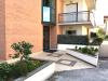 Ingresso, giardino e parcheggio privato