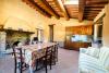 Soggiorno con Ampia Cucina Attrezzata-a-San Venanzo-Umbria