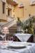 Zona esterna Hotel attrezzata con tavoli