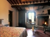 camera da letto con camino