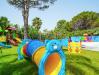 Area verde con parco giochi per Bambini