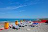 Hotel con solarium e vista mare vicino AlbaAdriatica