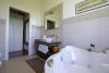 Bagno privato con vasca idromassaggio in villa lusso-Chianti